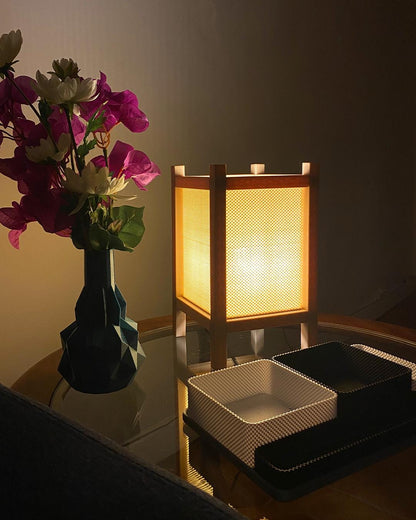 Riku Tischlampe – Japanisch inspiriertes Design mit LED | Nachhaltige PLA-Fertigung | Handgefertigt in Germany - the-distinct.shop