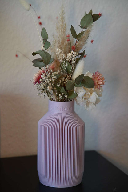 Personalisierte Vase mit Gravur – Individuelles Geschenk mit Wunschtext | Wasserfest für Frischblumen | Nachhaltig Made in Germany - the-distinct.shop